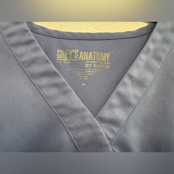 Grey’s Anatomy woman’s scrub top, size small, seal blue - Picture 3 of 5